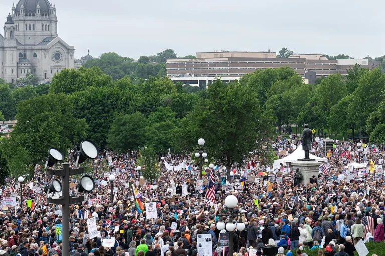 No Kings “Vote Early” Protests: Millions Expected at Nationwide Rallies Ahead of Midterms