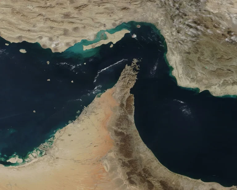 Iran Offers to Reopen Strait of Hormuz Within 6 Days If US Accepts Terms
