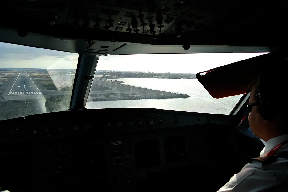 An Airbus A320 on final approach to Aden International Airport