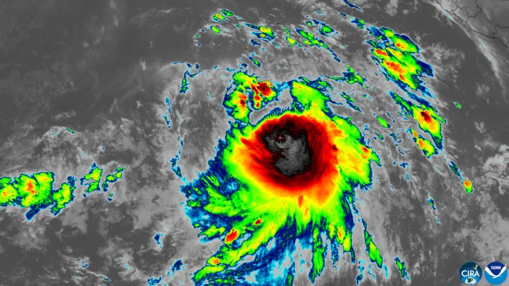 Hurricane Simon Barrels Toward Mexico as a Category 4 Threat