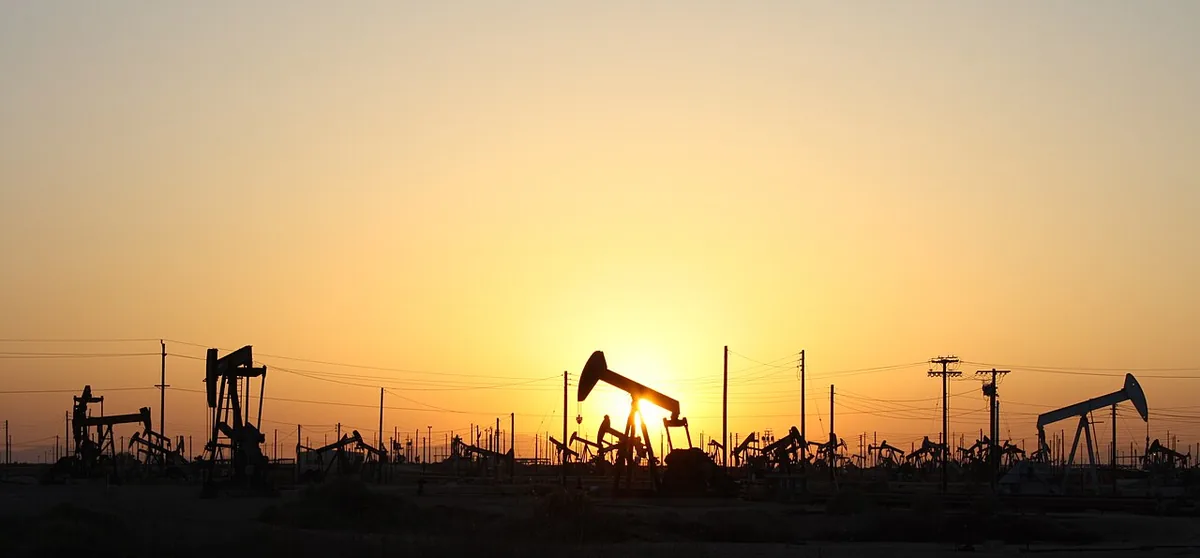 Oil pumpjacks — Venezuela crude output could rise as the deal plans 250 drilling rigs