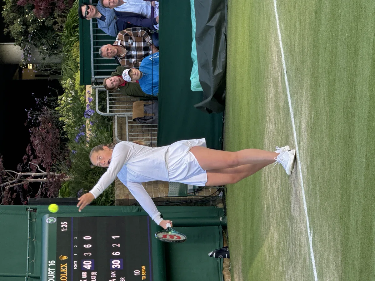 Jelena Ostapenko serving